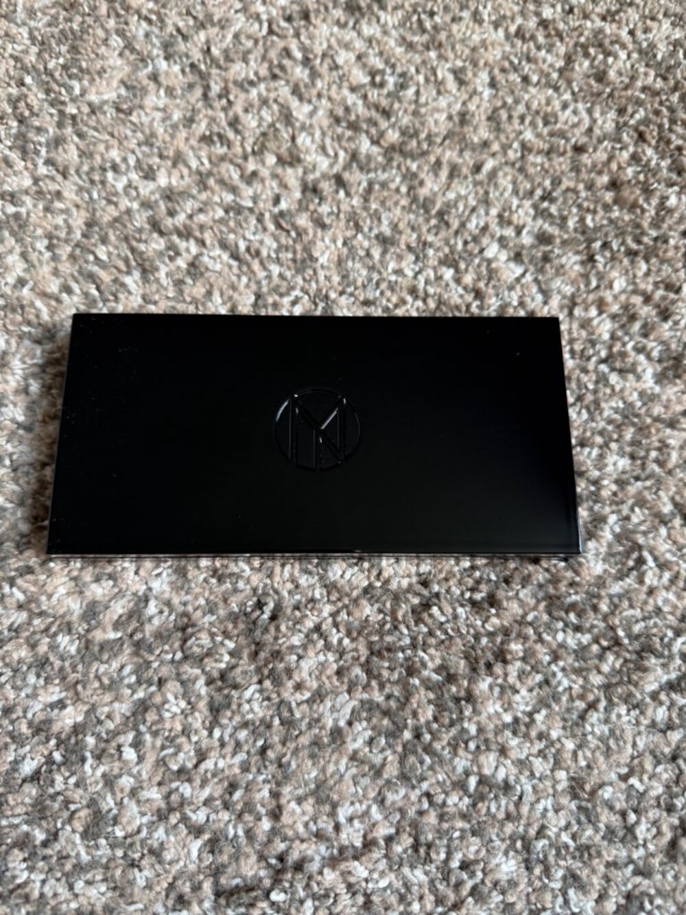 IL MAKIAGE Shade Addict High Impact 8-Pan Eyeshadow Palette - Picture 6 of 10